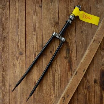 Gabel 28"orig. 50er J. unrestauriert, Schaftlänge 216 mm, Scheidenlänge 393 mm, Weite oben 55 mm, Zustand siehe Bilder  