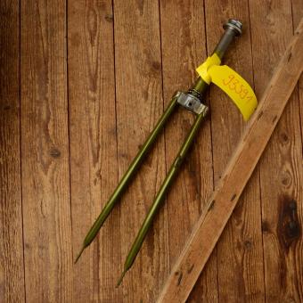 Gabel 28"orig. 70er J. unrestauriert, Schaftlänge 198 mm, Scheidenlänge 386 mm, Weite oben 56 mm, Zustand siehe Bilder  