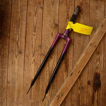 Gabel 28" orig. 60-70er J. unrestauriert, Schaftlänge 213 mm, Scheidenlänge 390 mm, Weite oben 61 mm, Zustand siehe Bilder  