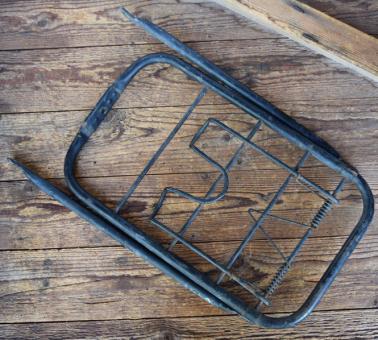 Gepäckträger, 42,5 x 25,5cm, orig. 70er Jahre, unrestaurierter Originalzustand, passend für 26/28er Fahrräder 