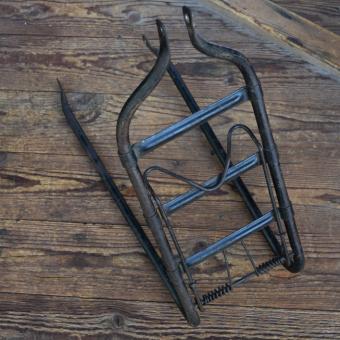 Gepäckträger, orig. 50er Jahre, gebraucht mit Gebrauchsspuren s. Bilder, Breite 16,5cm, Höhe c.a. 37cm 