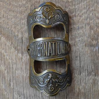 Steuerkopfschild INTERNATIONAL, 20er Jahre, Originalschild aus Sammlungsbestand 