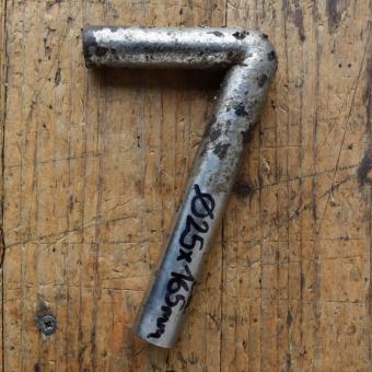 Winkelsattelstütze, Durchmesser: 25 mm, Länge: c.a. 165 mm, gebraucht, orig. 10-40er Jahre, Zustand siehe Bilder. 