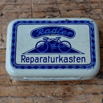 Flickzeug Blechdose "RADLER" orig. 30er Jahre, 60 x 40 x 17 mm, ohne Inhalt 