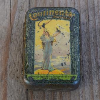 Flickzeug Blechdose "CONTINENTAL" orig. 10 er Jahre, 58 x 39 x 18 mm, ohne Inhalt 