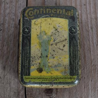 Flickzeug Blechdose "CONTINENTAL" orig. 10er Jahre, 81 x 60 x 25 mm, ohne Inhalt 