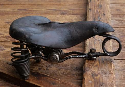 Sattel Herren, MEISTER, für Tourenrad, Leder, braun, Gestell vernickelt, original 20er Jahre, gebr. 