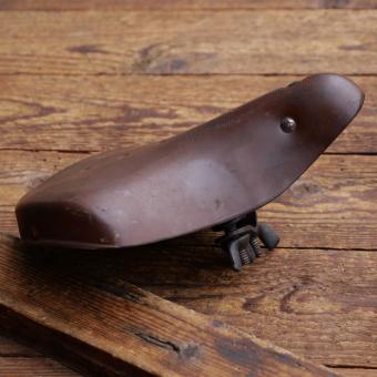 Sattel/Kindersitz für Oberrohrmontage, Gummi rotbraun, Gestell schwarz, 30er-50er J., gebr. 