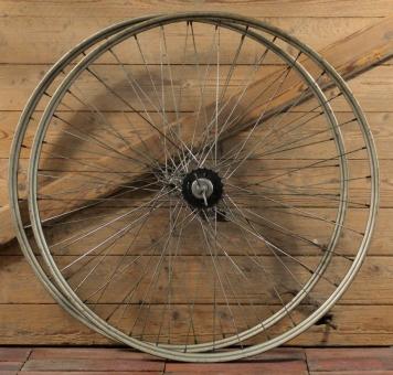 Laufradsatz 28 Zoll (622) für Drahtbereifung, 50er Jahre, hinten TORPEDO Nabe, gebr. 