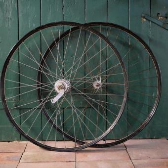 Laufradsatz 28 x 1,75 für Drahtbereifung, Felgenbreite ca. 36 mm, schwarz, Linierung gold/rot/weiß 