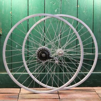 Laufradsatz 24 Zoll (507), für Drahtbereifung, GRÜNERT Alu-Felgen, Shimano Inter4 Nabenschaltung, NOS 