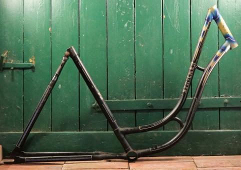 Fahrrad - Damenrahmen Schwanenhalsform "Stricker" 26 Zoll, 1950er J., Originallack 