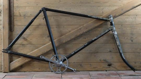 Fahrradrahmen Wanderer, 28 Zoll, Herrenausführung, mit Tretlager, Steuerkopfschild und Bandfeststeller 