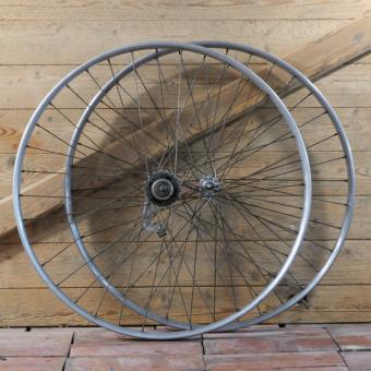 Laufradsatz, 26 Zoll (571), 1920er/30er J., Wulstfelgen aus Alu, Naben F&S verchromt, gebr. 