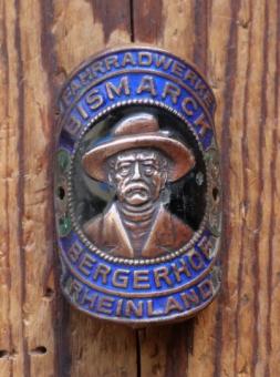 Steuerkopfschild BISMARCK, 10er/20er Jahre, Messing emailliert, Originalschild aus Sammlungsbestand 