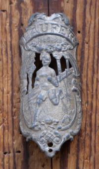 Steuerkopfschild LÄUFER, 10er/20er Jahre, Grauguss lackiert, Originalschild aus Sammlungsbestand 