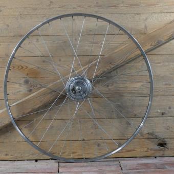 Vorderrad 28 Zoll (622), 1975, REGIDA Superchromix Drahtreifenfelge, Nabe: STURMEY ARCHER Dynahub, gebr. 