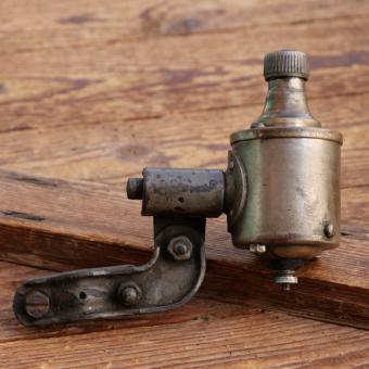 Dynamo Bosch, orig. Ende 20er/Anfang 30er Jahre, Rechtsläufer, Messing vernickelt, gebr. 