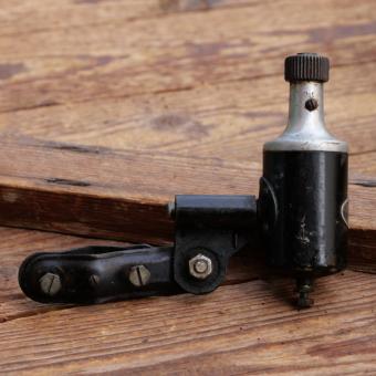 Dynamo Bosch, orig. 50er Jahre, 6V/3W, Rechtsläufer, Alu/schwarz lackiert, gebr. 