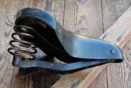 Sattel, Damen, Gummi, original 40er Jahre, gebr. 