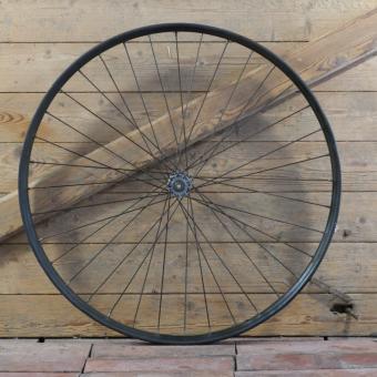 Vorderrad, 26 Zoll (559), DDR 1958, Stahl, schwarz, Linien grün/weiß, Breite 36 mm, Nabe RENAK, gebr. 