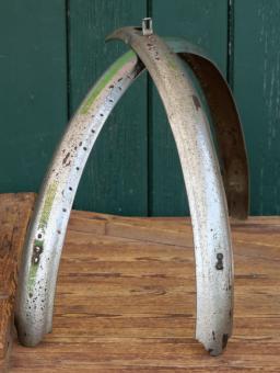 Schutzbleche Satz, 28 Zoll, Damen-Luxusausführung, späte 20er/frühe 30er J., verchromt, Mittelstreifen grün, gebr. 