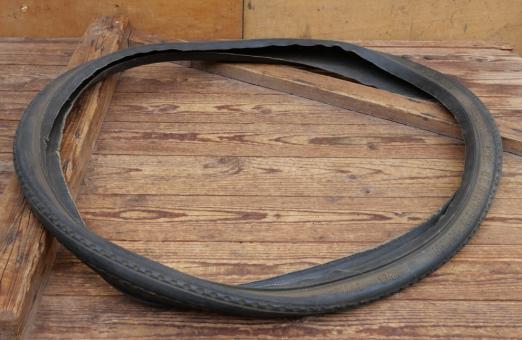 Reifen Fahrrad, HUTCHINSON Gebirgsreifen, 28 x 1 1/2, Wulst, 30er Jahre, schwarz, gebr. 