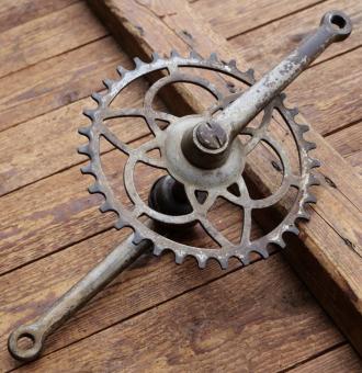 Tretlager für Tourenrad, orig. 20er/30er Jahre, vernickelt, 5/8 Zoll Kettenteilung, Glockenlager, gebr. 